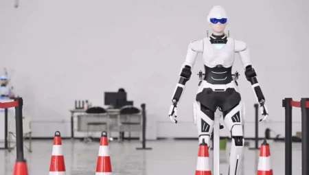 Chery’nin yapay zekâ destekli AiMOGA robotları ekip halinde hareket etmeyi öğreniyor